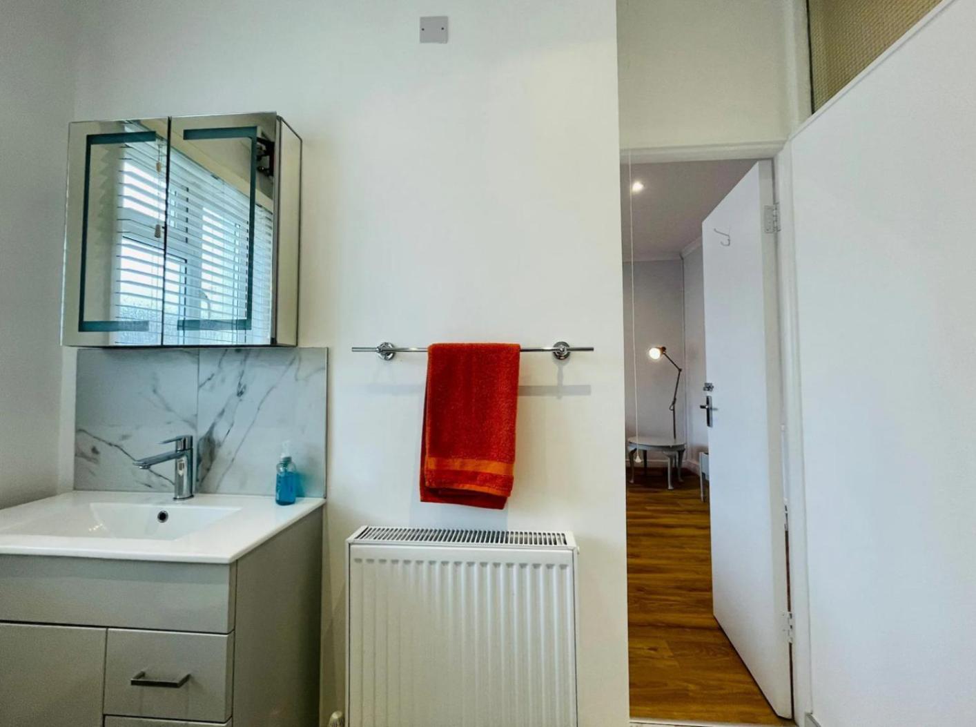 Flat In The Heart Of Leigh On Sea Less Than 2 Miles From The Beach サウスエンド・オン・シー エクステリア 写真